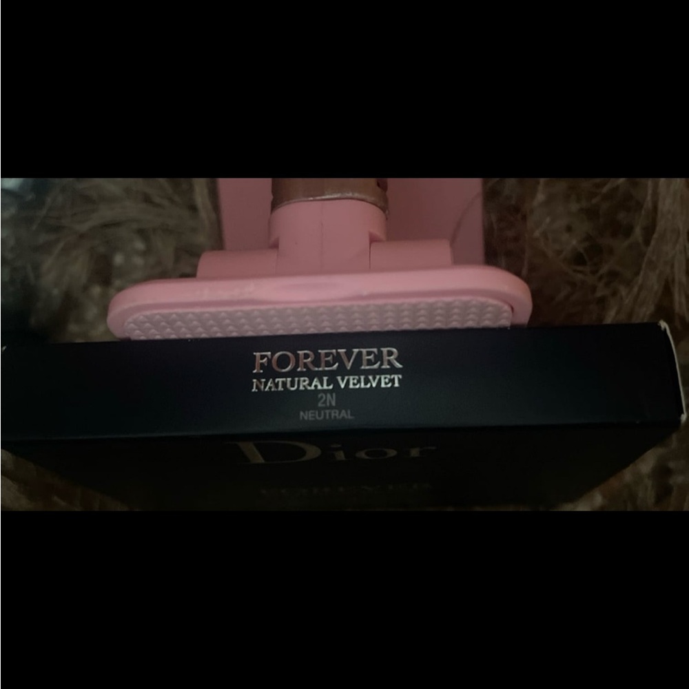 Dior Compact Powder in Cream - Picture 3 of 3